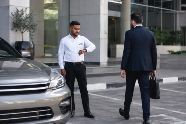 office pickup & drop off service in dubai